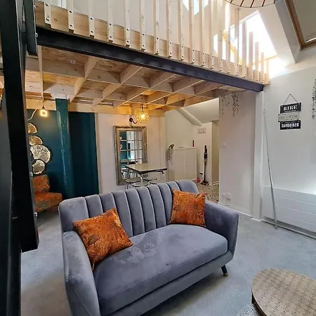 Cardiff - Centre Apartment *